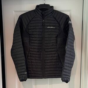 Eddie Bauer first ascent women’s Black Quilted lightweight down Jacket